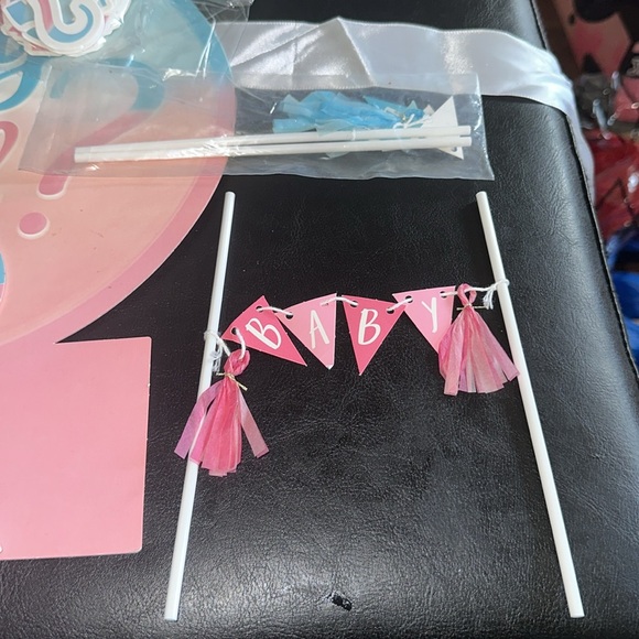 READY TO SHIP GENDER REVEAL DECOR BUNDLE 🎉🩵🩷 INCLUDES FREE BALLOONS 100+ - Picture 13 of 17